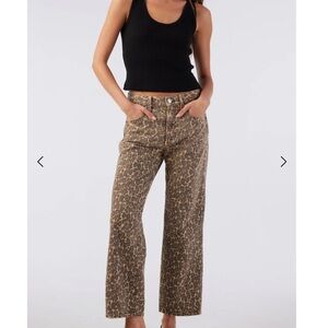 AMO Billie 30 Leopard